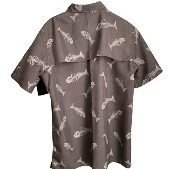 ** SOLD** Chaps Mens Shirt Size Large Fish Fishbones Short - Picture 5 of 5